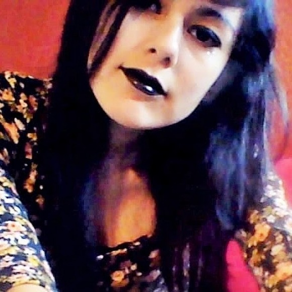 Meet your Posher, Alena - Picture 1 of 1